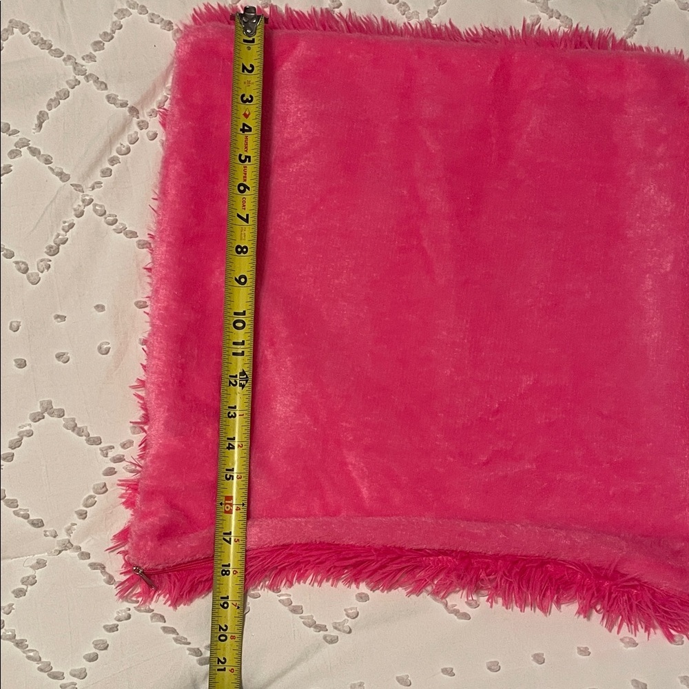 Fuzzy Pink pillow cover super soft brand new - Picture 6 of 6